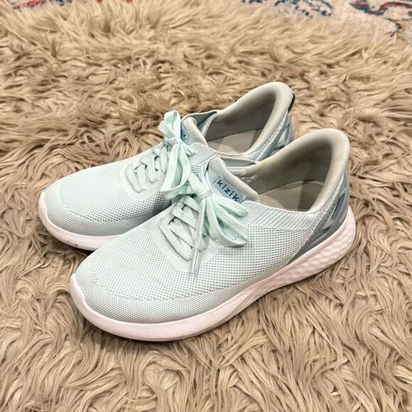 Kizikz sneakers size 9 - Picture 1 of 8